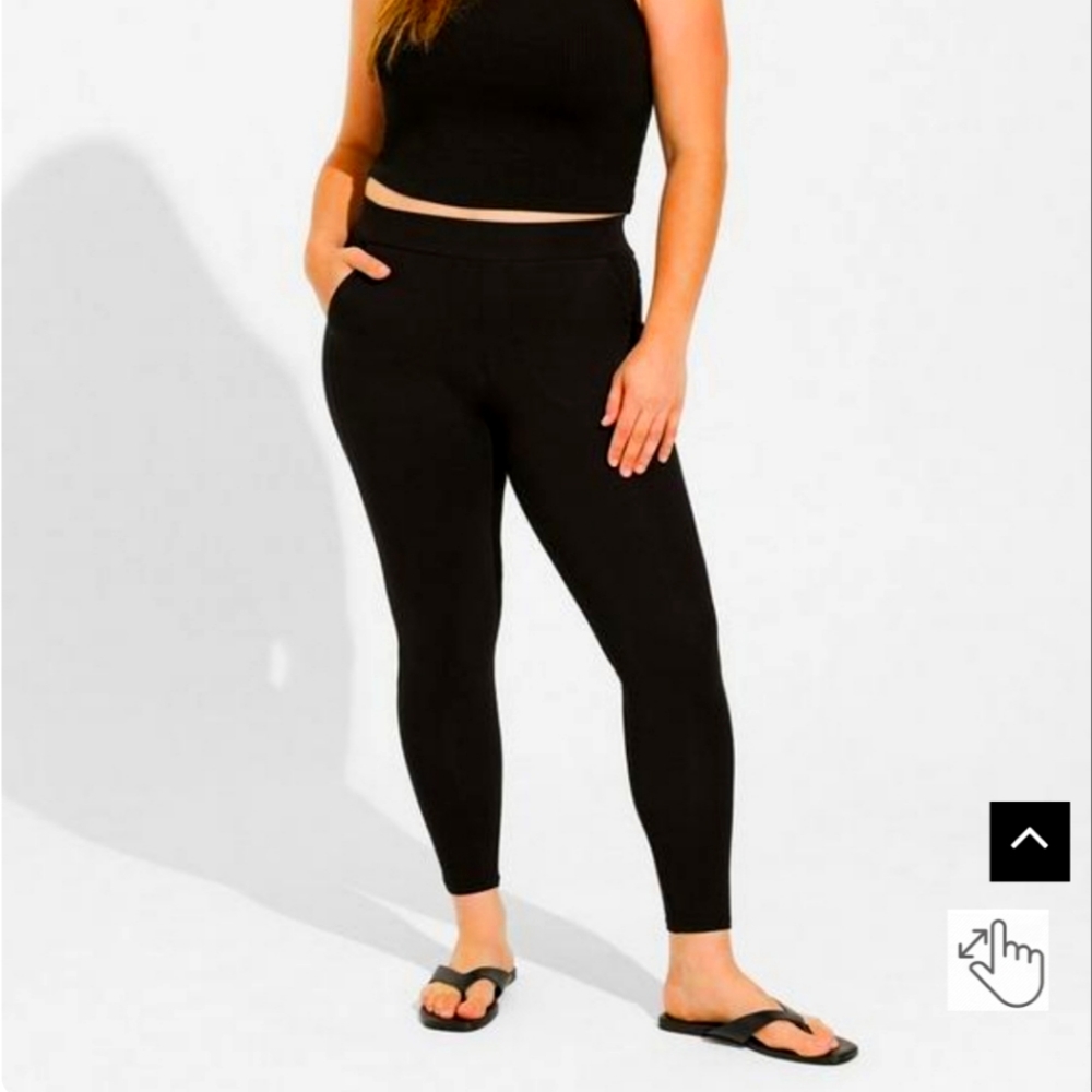 NWT Torrid Full Length Signature Waist Pocket Legging, Size 4